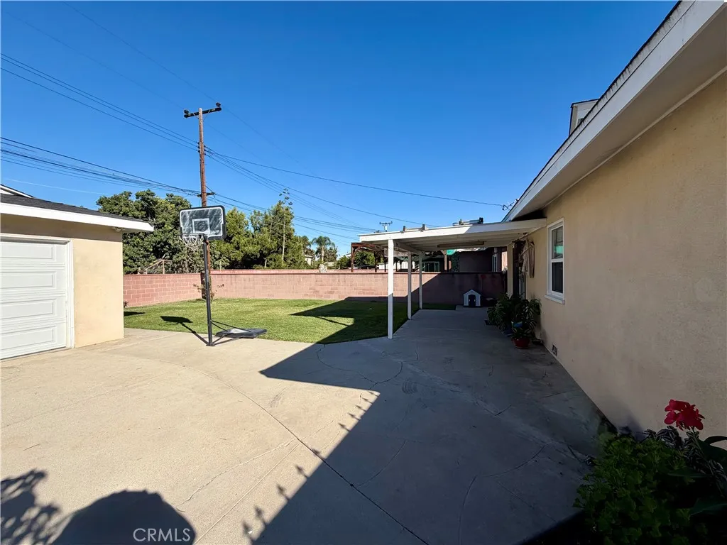 4221 Alvada, Lynwood, California 90262 home-pic-4